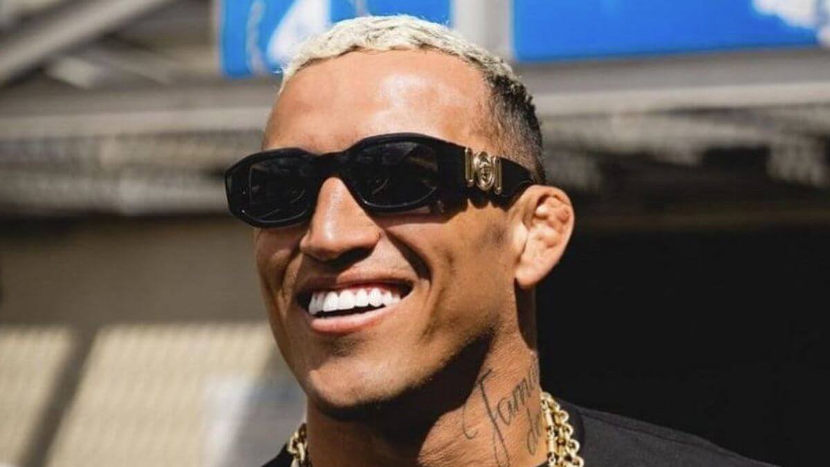 Charles Oliveira Hair