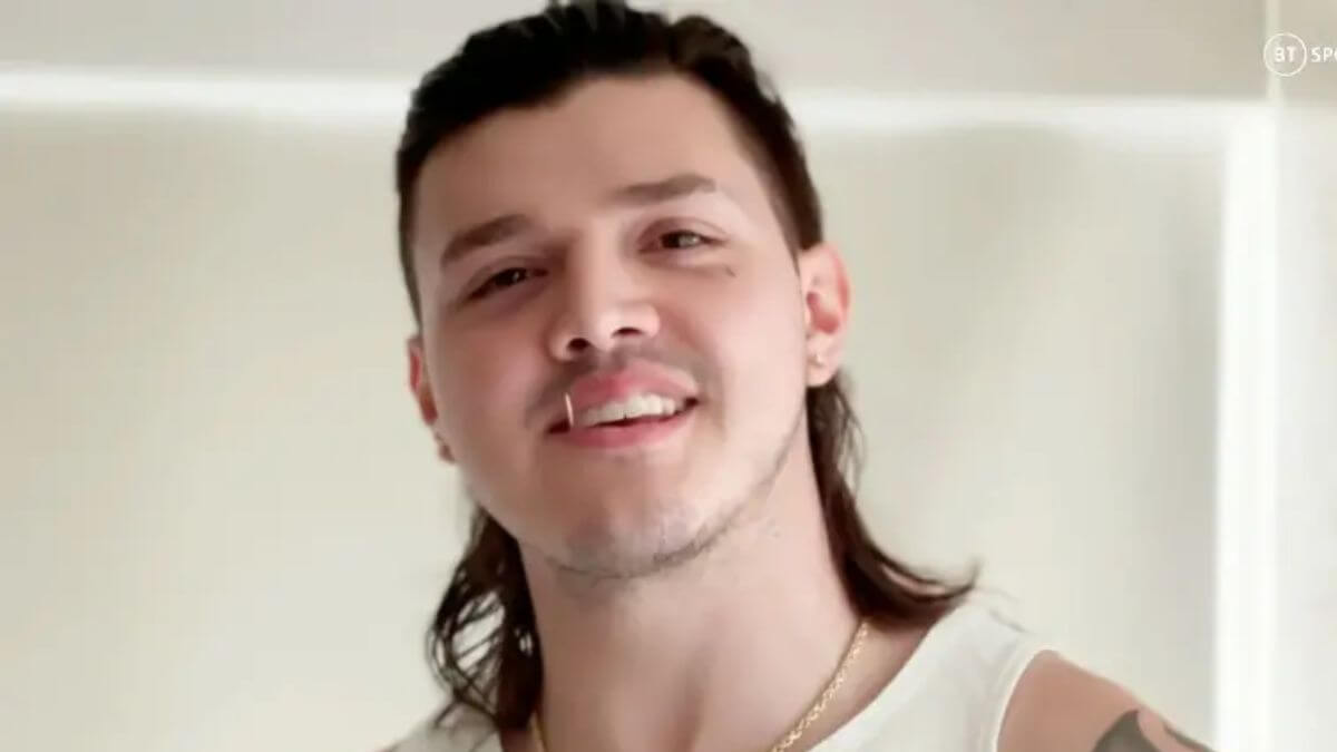 dominik mysterio mullet