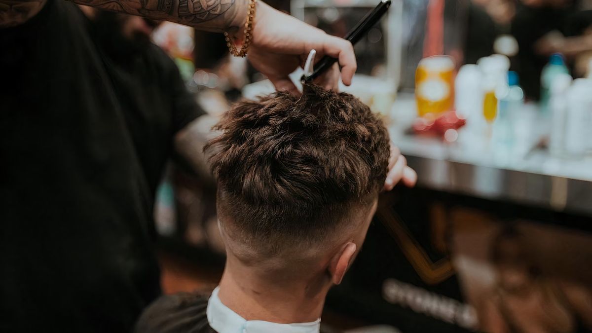 Medium Hairstyles for Men (featured image)
