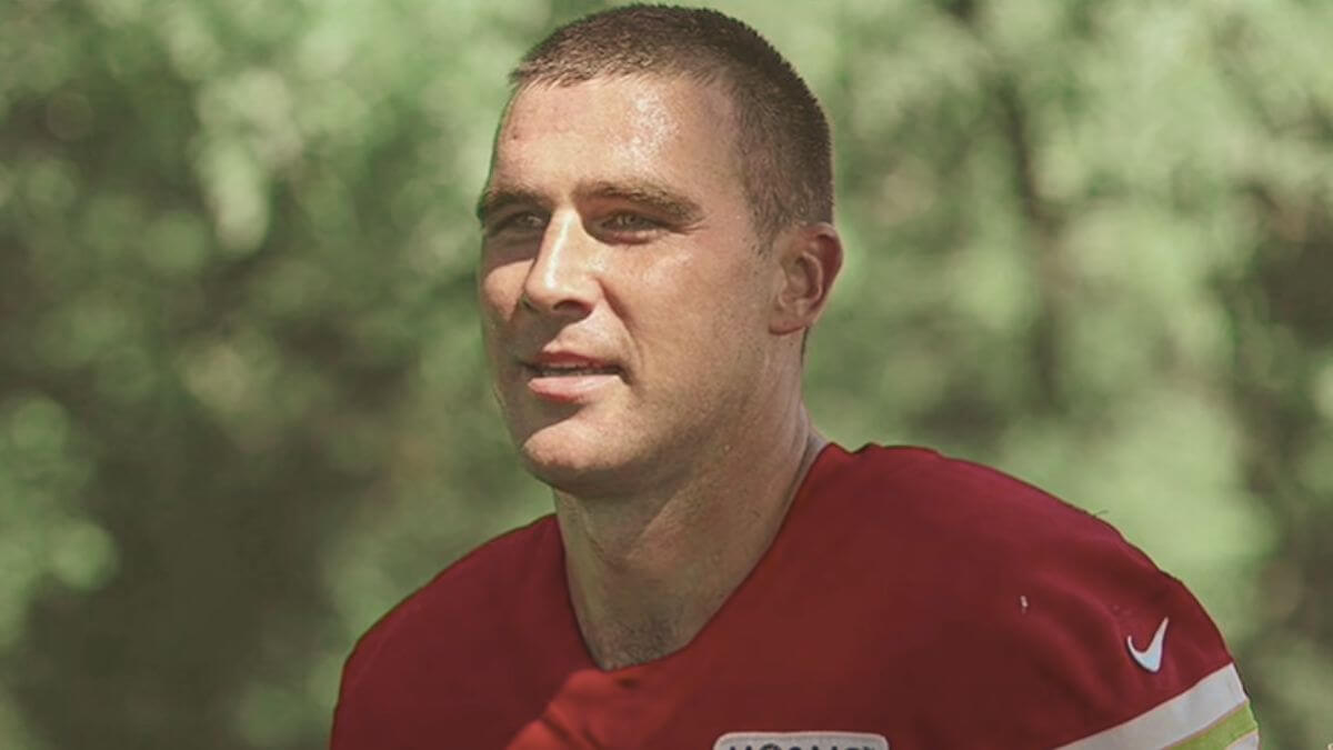 Travis Kelce with no beard